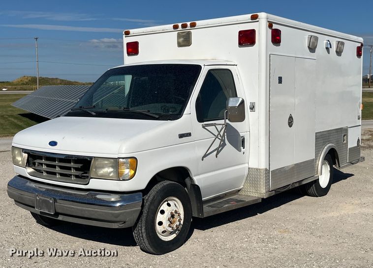1993 Ford E350 ambulance - LC9163