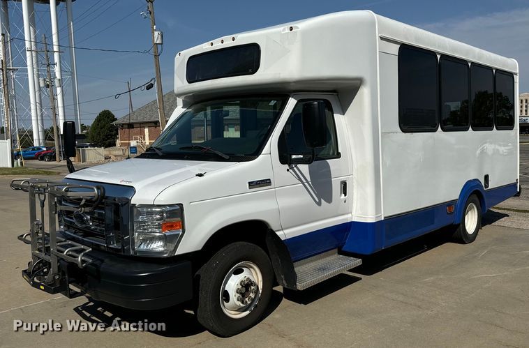 2017 Goshen Impulse Ford 220 shuttle bus - MV9248