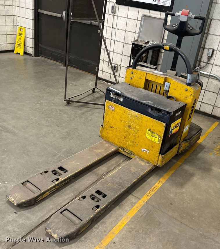 Yale MPE080LFN24T2748 order picker - MV9259