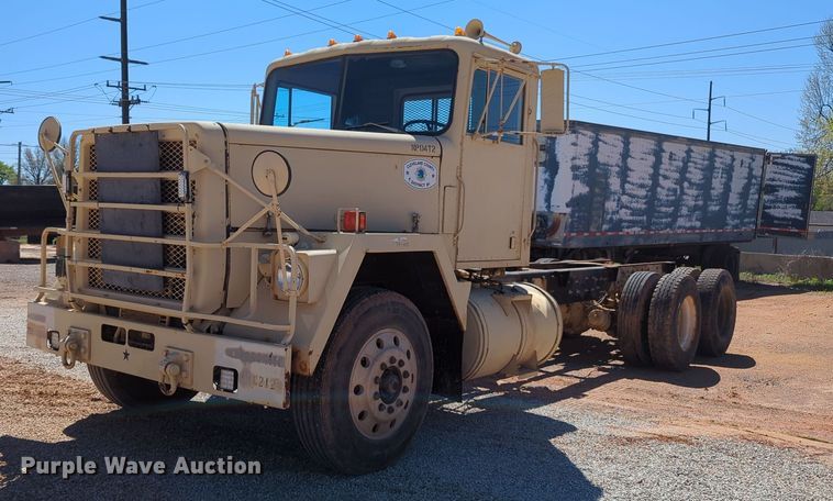 1983 AM General M-915-A1 truck cab and chassis - NG9450