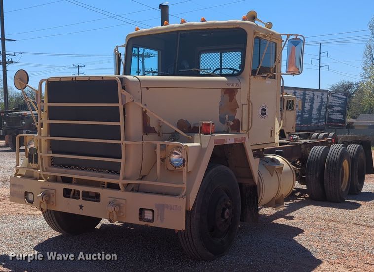 1984 AM General M-915-A1 truck cab and chassis - NG9451