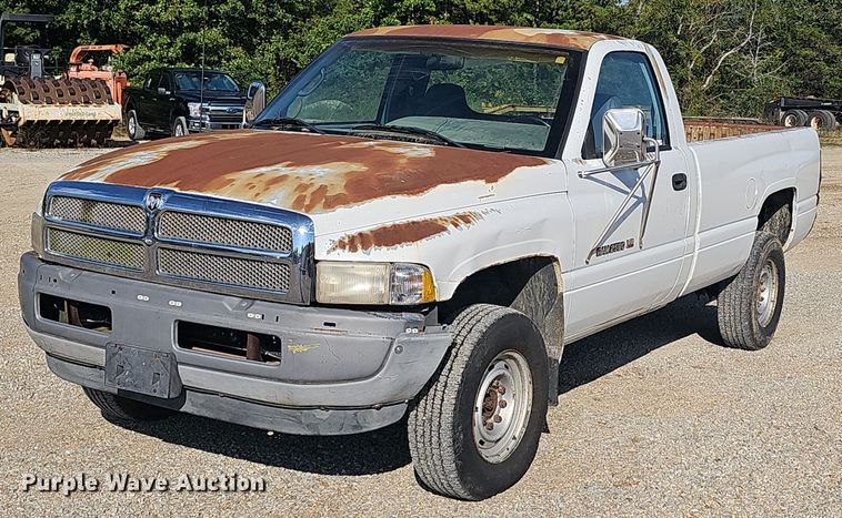 1996 Dodge  Ram 2500 pickup truck - NX9296