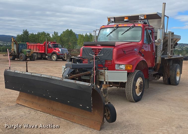 2001 International  4800 dump truck - OH9766