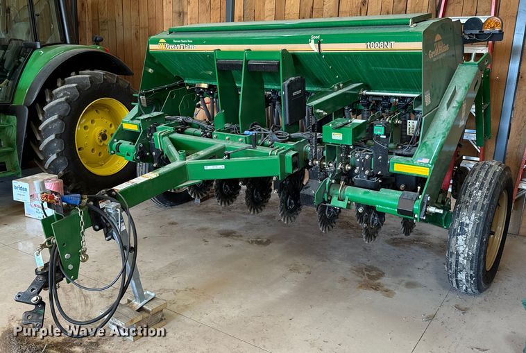 2021 Great Plains 1006NT no-till grain drill - DX1300