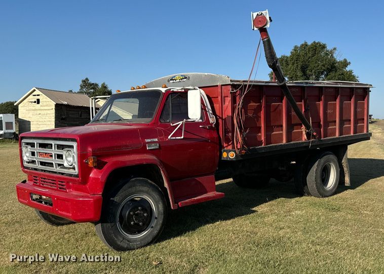 1979 GMC Sierra 6000 grain truck - DX3590