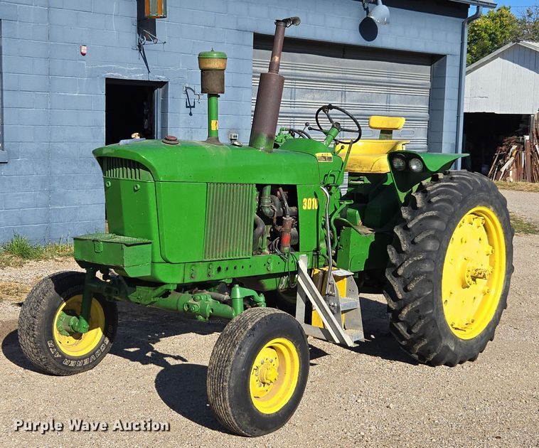 1962 John Deere 3010 tractor - EE7760