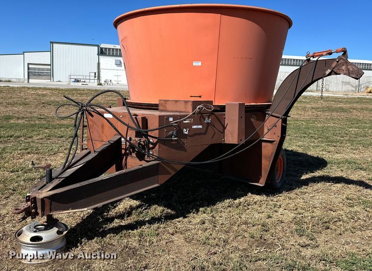 Burrows 760 feed mixer - ER8011