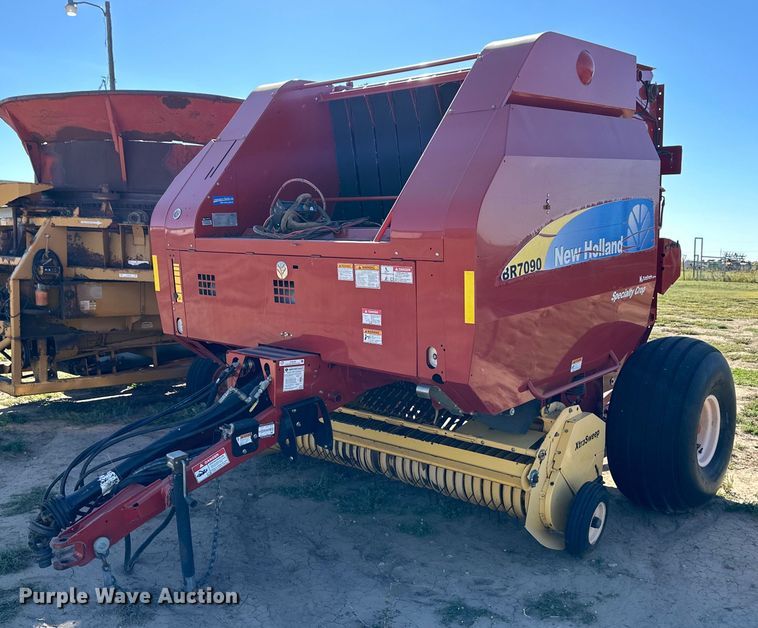 2013 New Holland BR7090 Specialty Crop round baler - ER8020