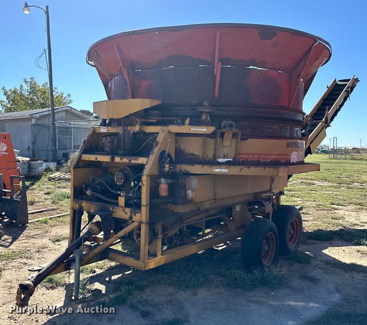 Haybuster H1100 bale processor - ER8021