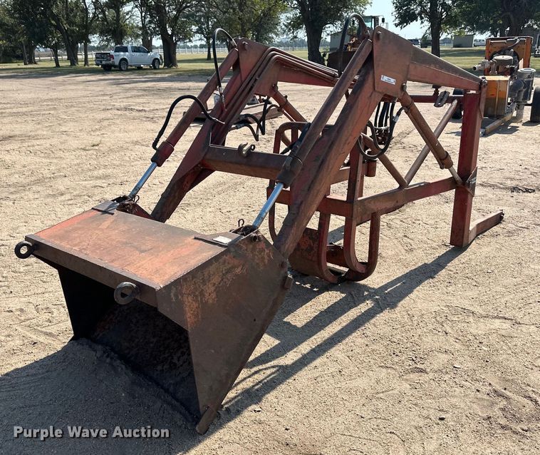 Ford 703 loader and bucket - ER8054