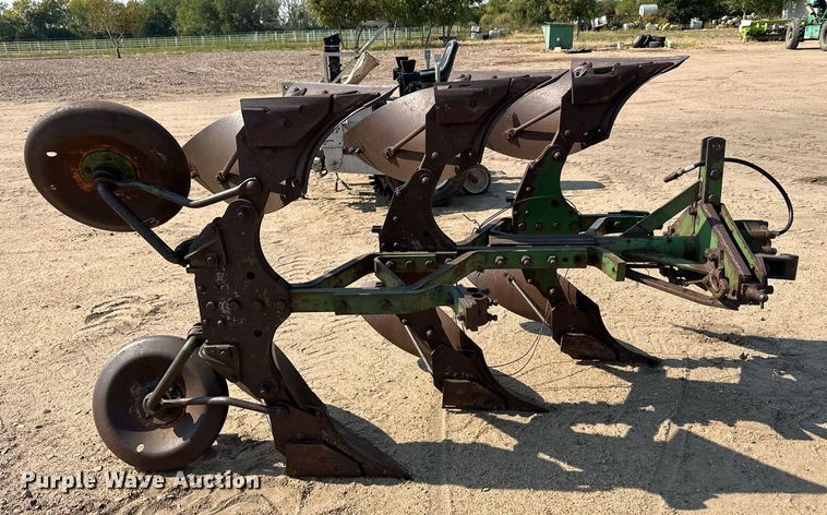 Six bottom two way plow - ER8059