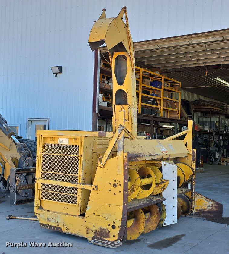 1991 SMI 2500 snow blower - OH9793
