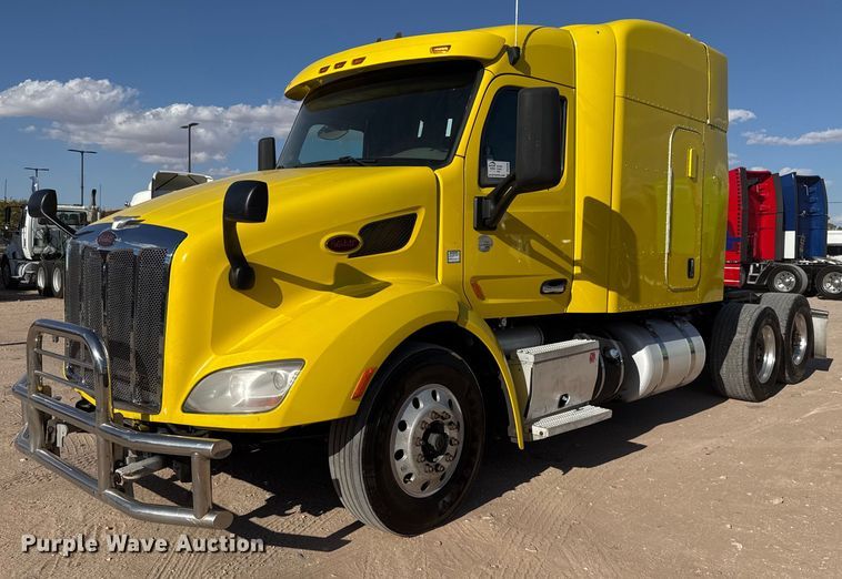 2017 Peterbilt 579 semi truck - DO2500