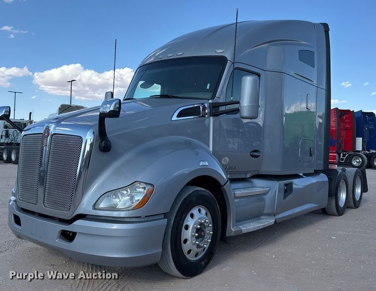 2019 Kenworth T680 semi truck - DO2503