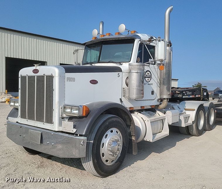 2003 Peterbilt  378 semi truck - DQ3642