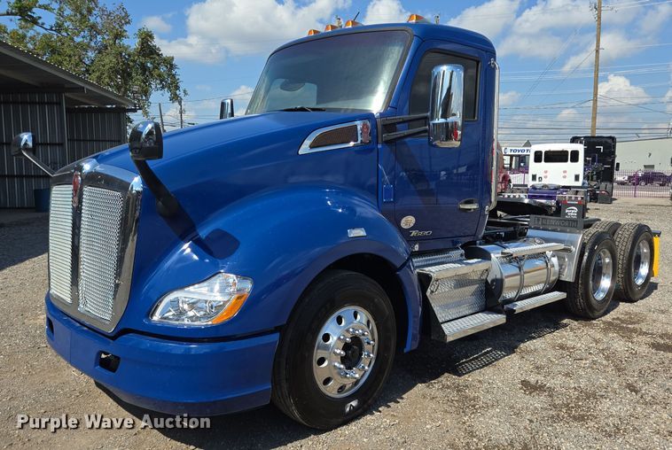 2018 Kenworth T680 semi truck - DT5280