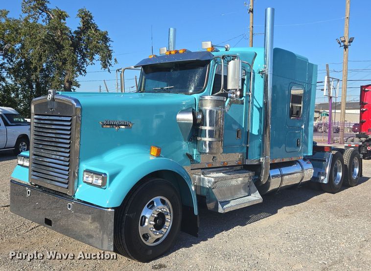 2001 Kenworth  W900 semi truck - DT5287