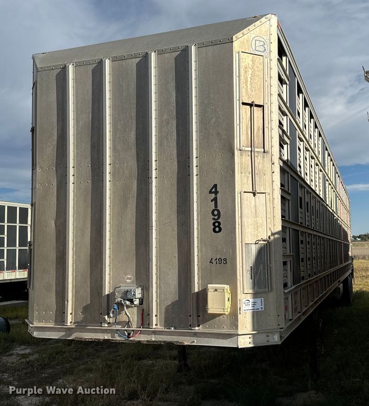 2007 Barrett livestock trailer - DV2820