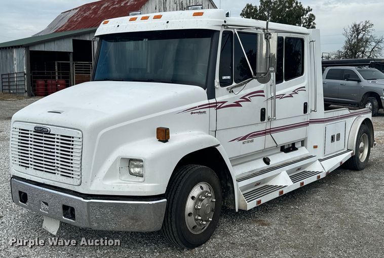 2001 Freightliner Sport Chassis Crew Cab flatbed truck - DX1347