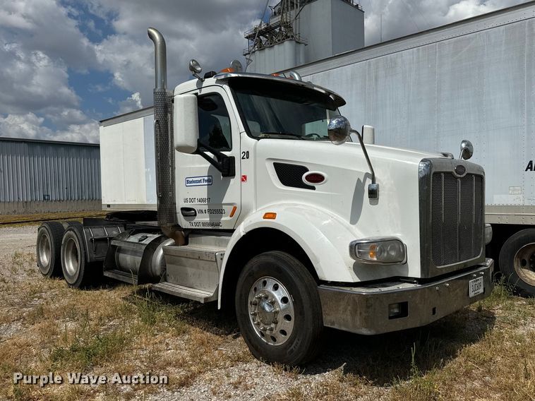2015 Peterbilt 567 semi truck - EH4058