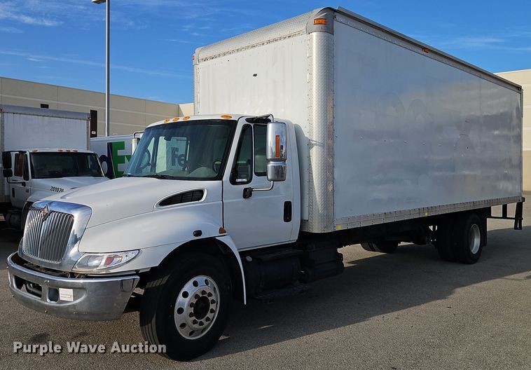 2007 International  4300  box truck - EI8393