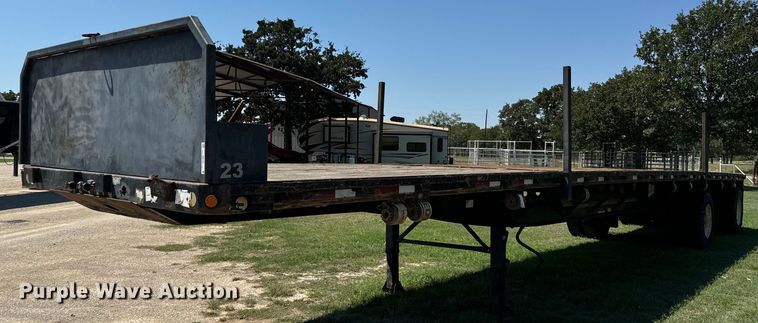 2002 Lufkin flatbed trailer - IE9105