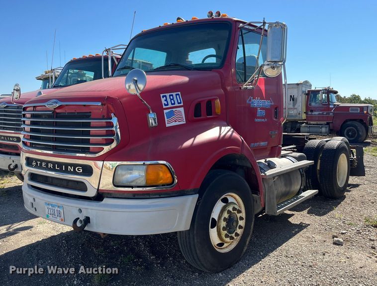 2005 Sterling AT9500 semi truck - LC9204