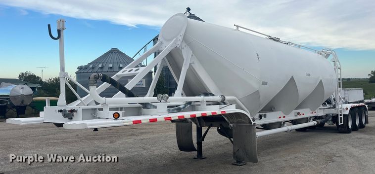 2011 LBT HAB-HA3-J2100X3 pneumatic dry bulk trailer - LC9221