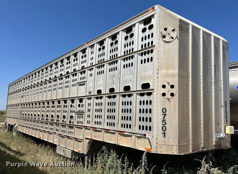 2008 Barrett livestock trailer - OM9723