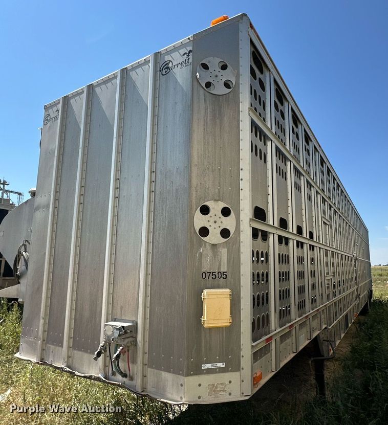 2009 Barrett livestock trailer - OM9726