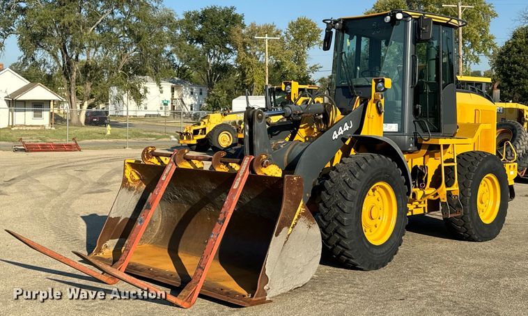 2006 John Deere 444J wheel loader - DO1681