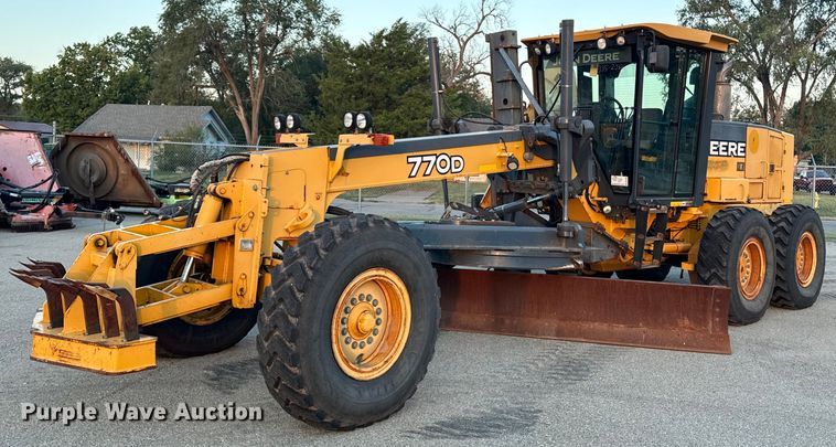 2006 John Deere 770D motor grader - DO1686