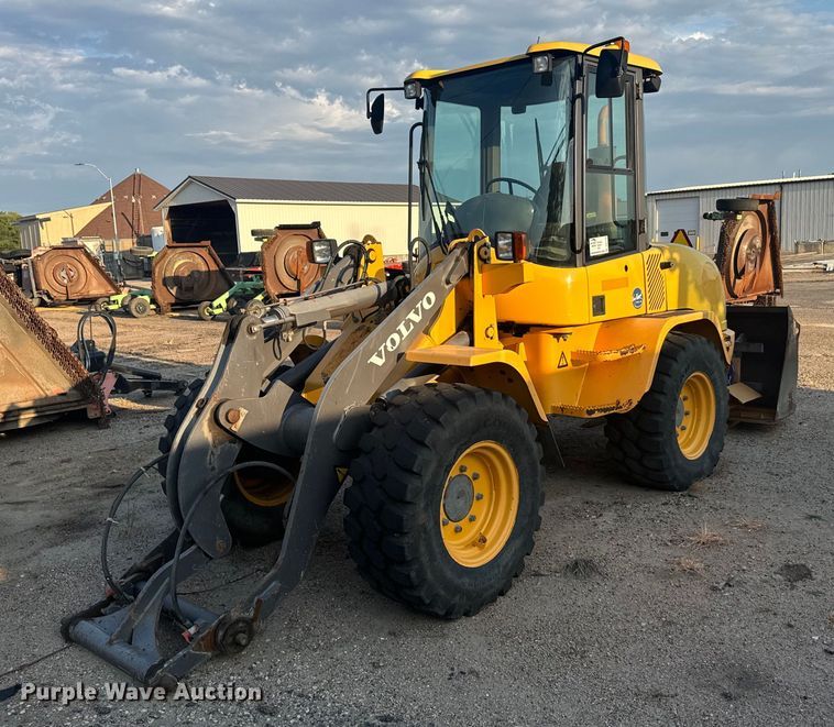 2005 Volvo L30B wheel loader - DV2770