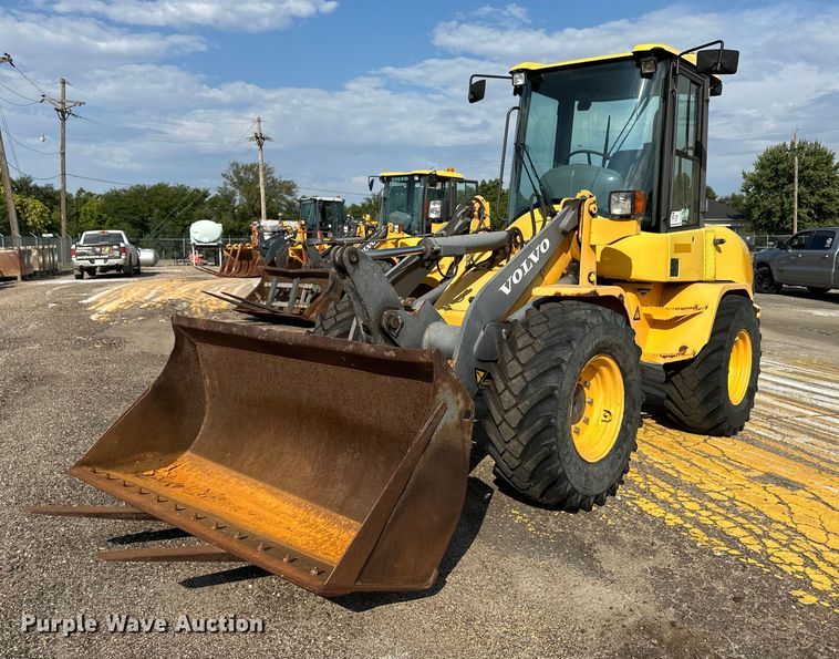 2004 Volvo L30B wheel loader - DV2789