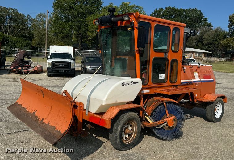 2012 Broce RTC 350 broom - EE7603