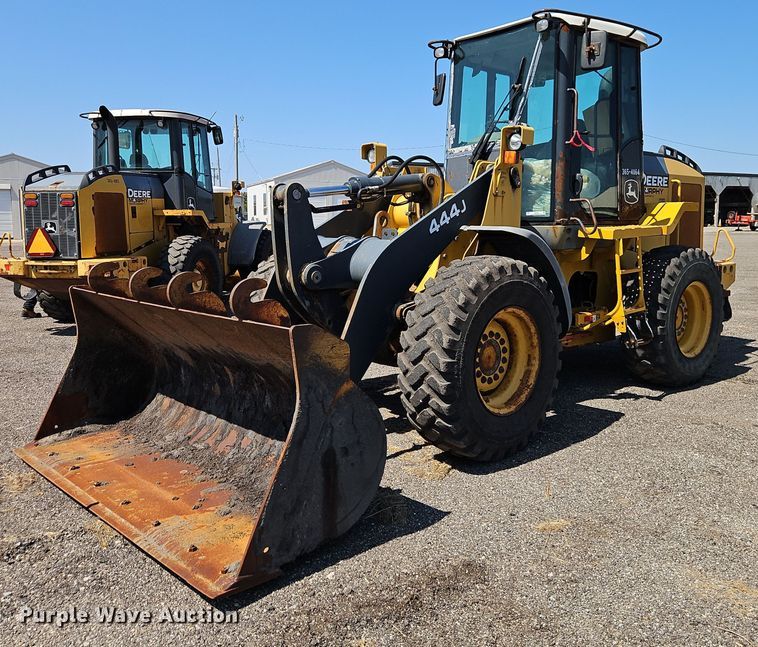 2005 John Deere 444J wheel loader - EI8342