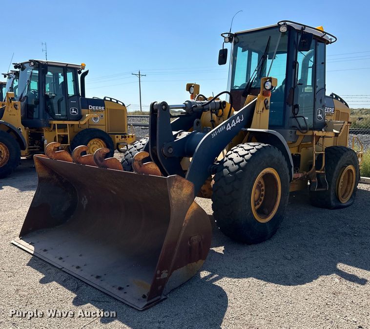 2005 John Deere 444J wheel loader - OM9706