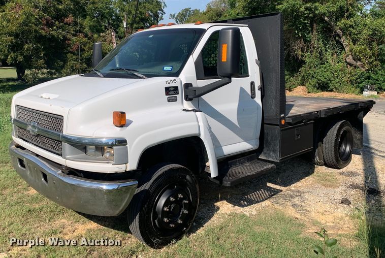 2003 Chevrolet  C4500 flatbed truck - DM1827
