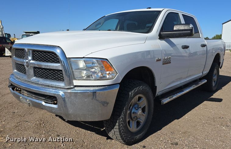 2015 Dodge Ram 2500HD Crew Cab pickup truck - DO5455