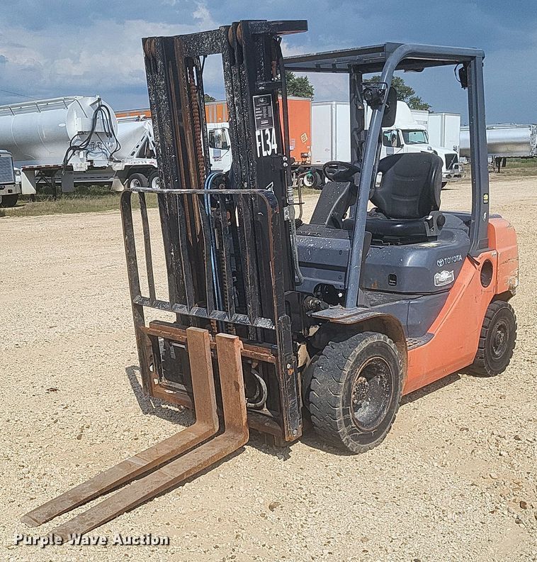 Toyota  8FDU25 forklift - DQ3677