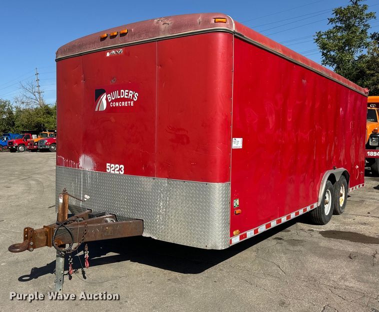2001 Hilbilt Trailers enclosed cargo trailer - DT2034
