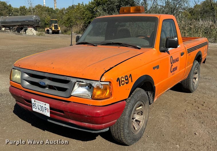 1995 Ford Ranger XL pickup truck - DT2038