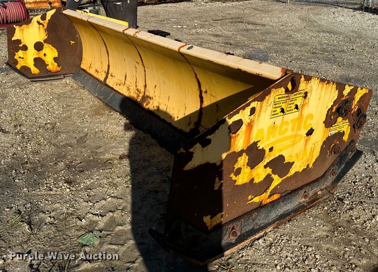 Arctic  10LD skid steer snow pusher - DV5971