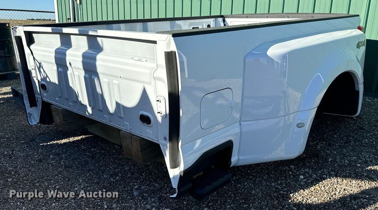 2024 Ford F350 pickup truck bed - DX3609