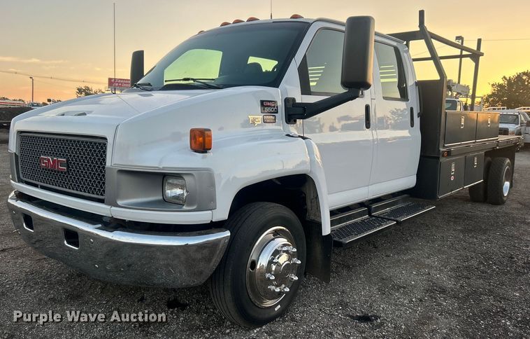 2004 GMC  C5500 Crew Cab flatbed truck - EG1078