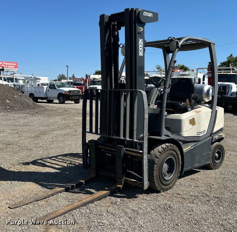 2016 Crown C-5 1050-40 forklift - EG1102