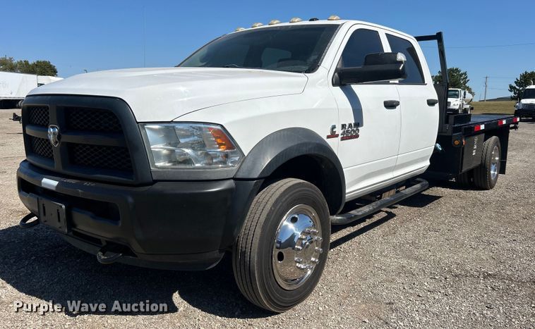 2014 Dodge Ram 4500HD Crew Cab flatbed truck - EG1104