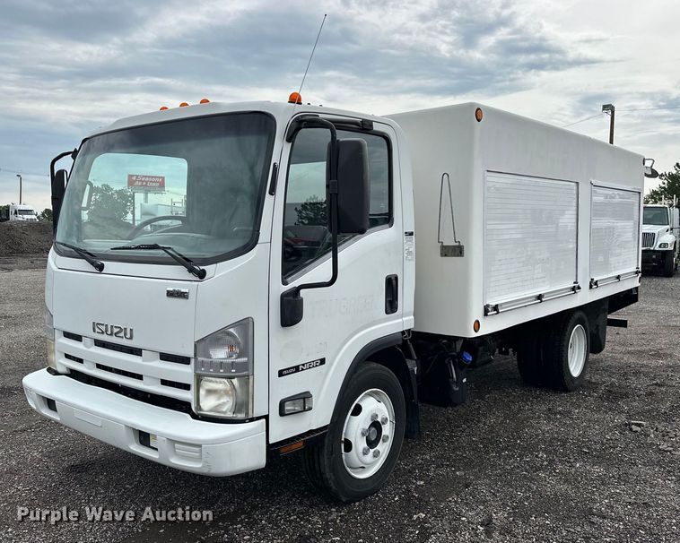 2012 Isuzu  NRR pressure washer truck - EG1630