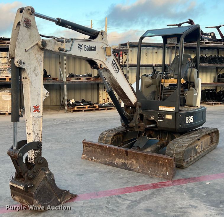 2016 Bobcat E35 mini excavator - EJ3026