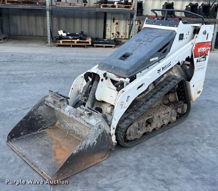 2018 Bobcat MT85 compact utility loader - EJ3028